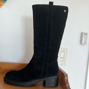 NEW.  Genuine leather/suede women’s high boots size 40/9 US